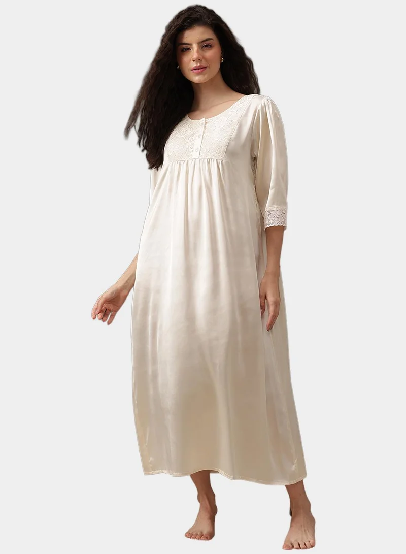 كلوفيا Chic Long Nighty in White - Satin